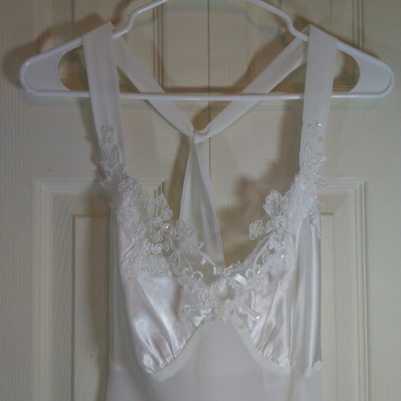 Linea Donatella White Chiffon and Satin Chemise - Picture 2 of 6